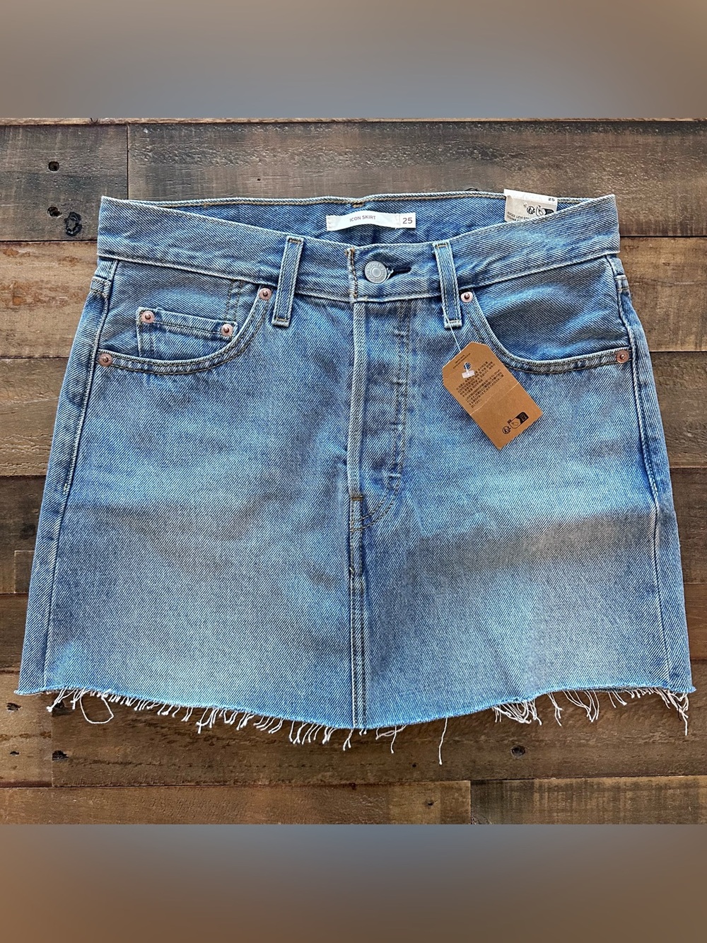 ⭐️NWT Levi's Women's Denim Mini Skirt